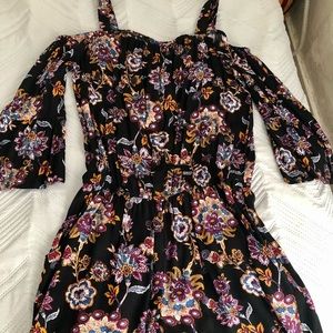 Apt. 9 cold shoulder jumper